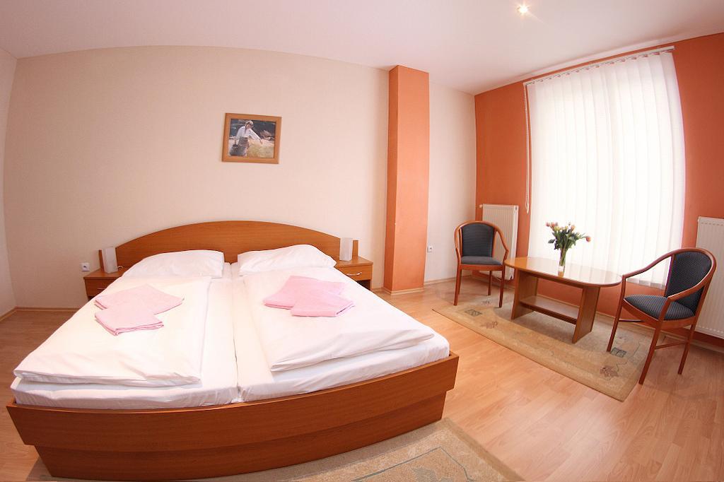 Milotin Hotell Zuberec Rom bilde